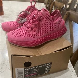 Nobull bright pink runner used once size 6